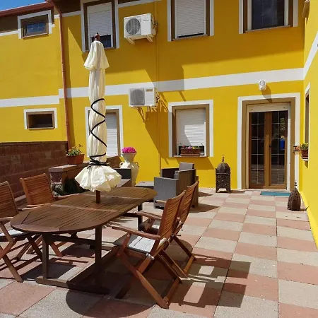 Casa Colonia 3 *